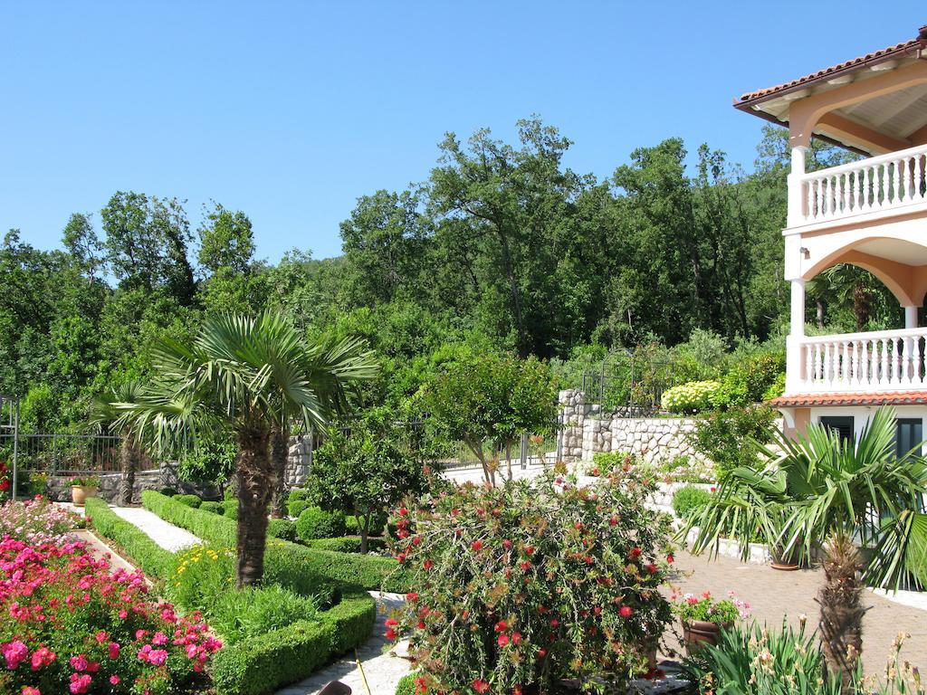 Bed And Breakfast Villa Iris Mošćenička Draga Exteriör bild