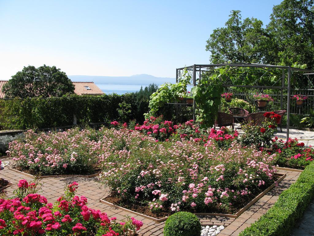 Bed And Breakfast Villa Iris Mošćenička Draga Exteriör bild
