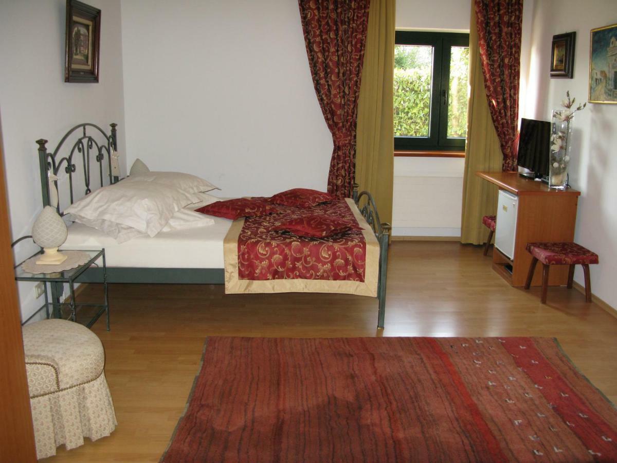 Bed And Breakfast Villa Iris Mošćenička Draga Exteriör bild